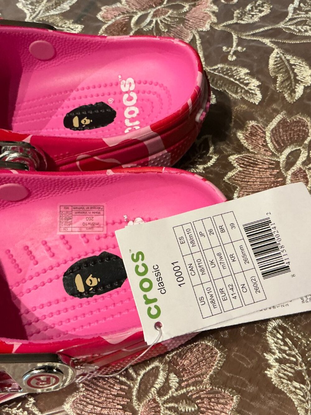Pink camo Crocs x Bape - Picture 4 of 6